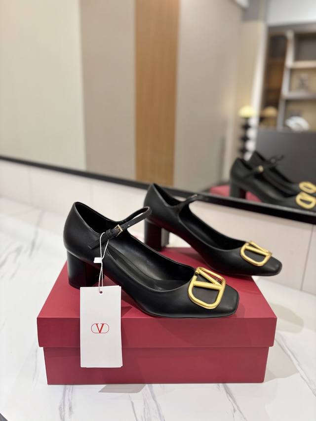 Factory price Pp: Valentino Valentino 2025Ss counter launches new retro Mary Jan