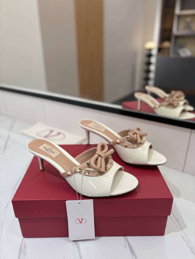 Factory price Pp: Valentino Rockstud rivet bow high-heeled sandals, another perf
