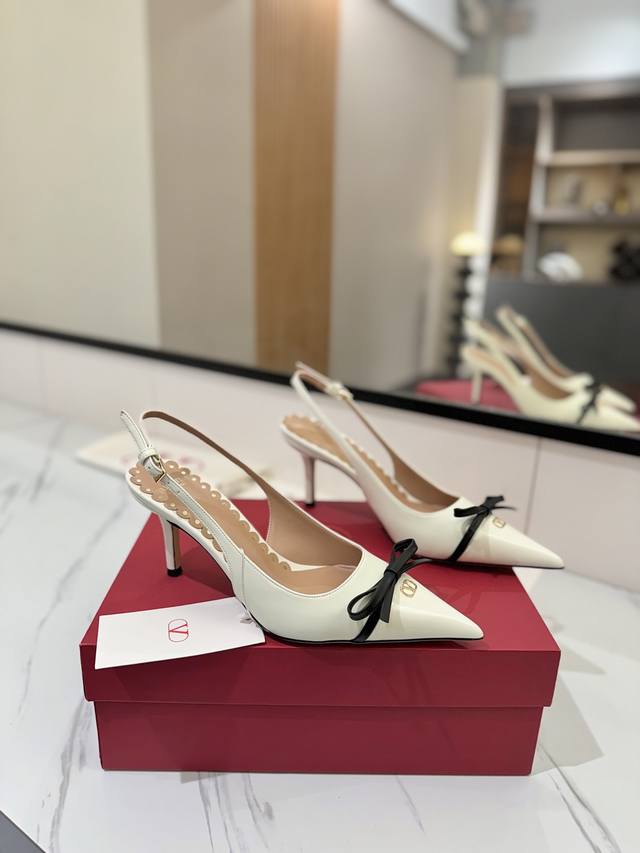 Factory price Pp: Valentino new model - the latest sandal on the market, beauti