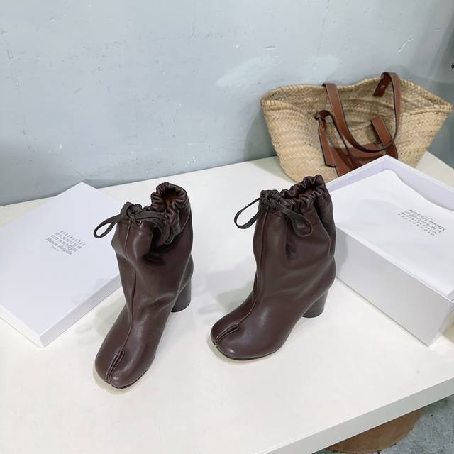 High quality factory boots! Niche trendy brand, top-quality Maison Margiela 25Ss