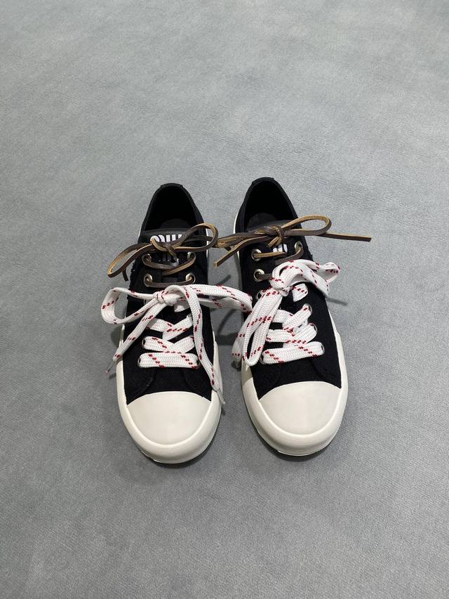 Factory P price Original development Miu Miu 2025 new Miu Miu canvas shoes sing