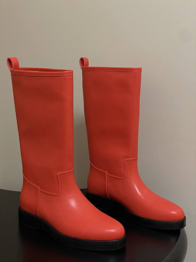 Loro Piana Lp 25 S Fall/Winter John straight boots, slip-on mid-calf boots. Craf