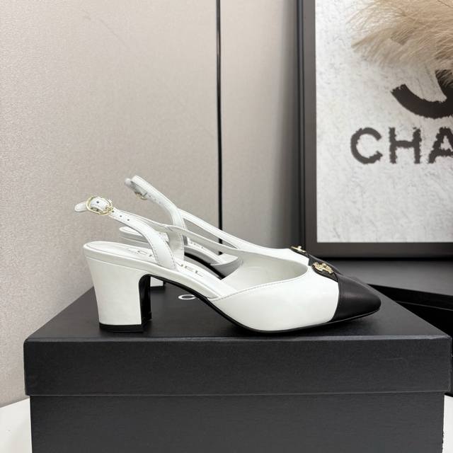 Chanel 25 A new summer shoe DDD. A must-have classic every year! The design is