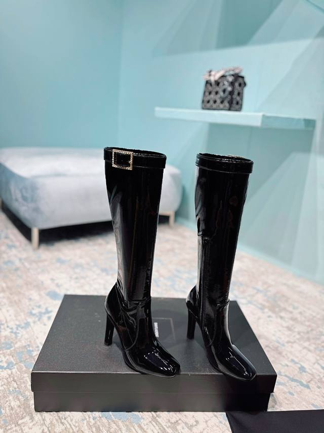 New arrival for autumn and winter Fabric: patent leather Lining: sheepskin Sole
