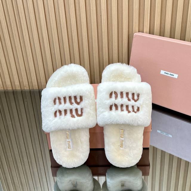 High-end version thick-soled new style, Miu Miu, top-notch craftsmanship, furry
