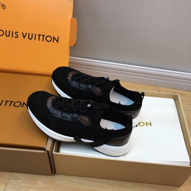 Men's 10-level Louis Vuitton L's latest Olympia collection, the Silver Horn King