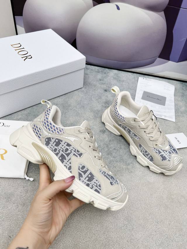 2025 The official website is updated synchronously. This Dior Chrono sneaker rei
