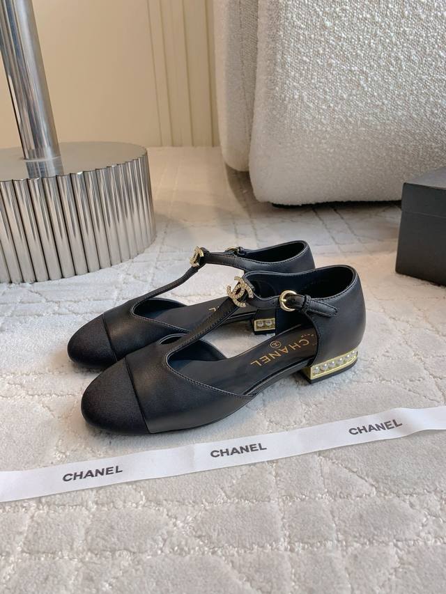Chane*'s new pearl-heeled Mary Jane shoes are truly impressive. They look simple