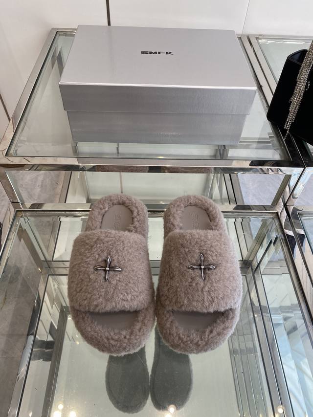 Smfk thick-soled bread slippers, a super popular bread slippers, are planted wit