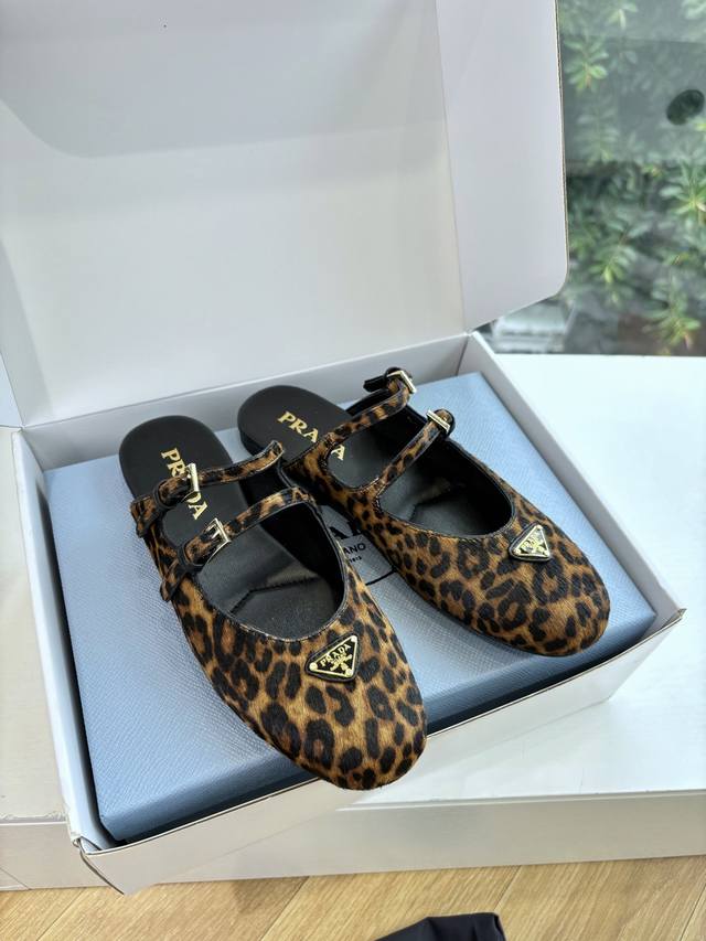 Airplane Box G887 What you see is what you get. Top-quality Prada Mary Jane loa