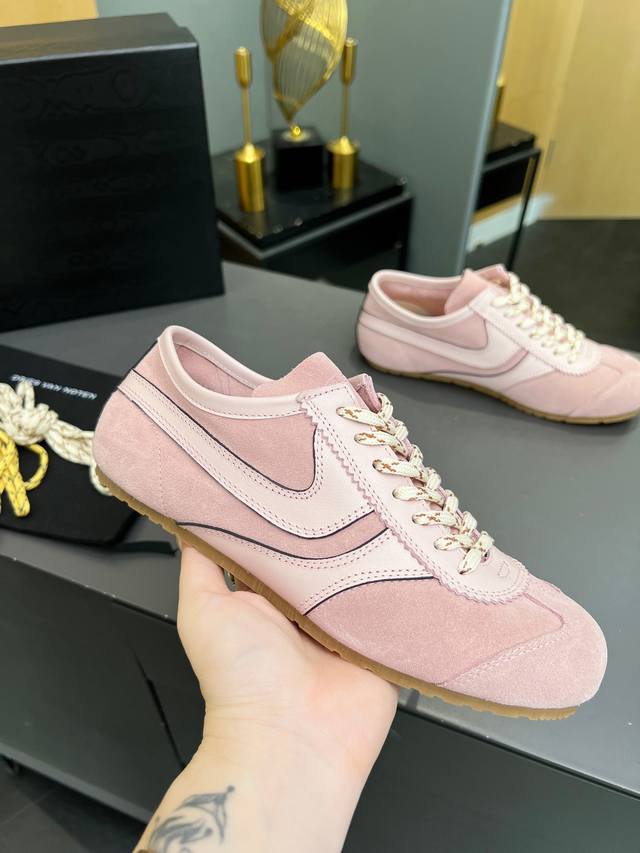 Agent-level Dries Van Noten Dvn certified 2025 marathon retro shoes. The designe