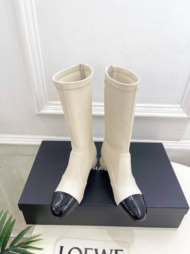 Chanel 25 2025 Autumn/Winter Show New Products Chanel Double C Giant Pearl Heel