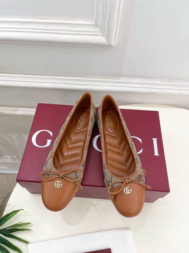 Gucci 25 Gucci's flagship collection is finally here, and the excitement is wort