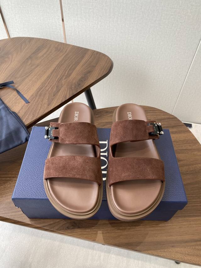 Dior 25Ss, the latest spring/summer men's ultra-light foam outsole sandals DDD.
