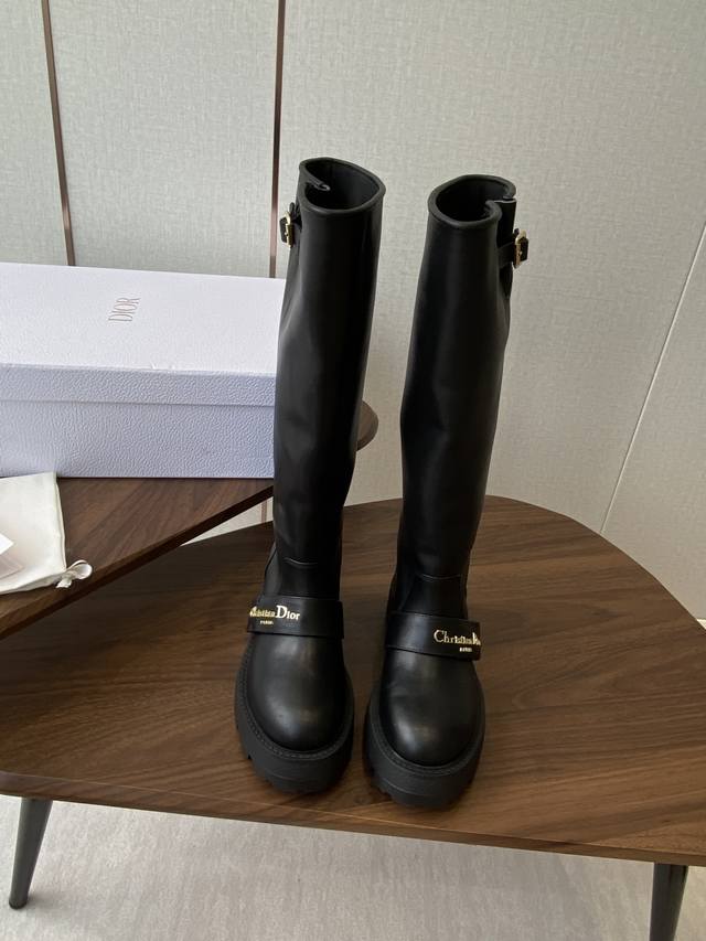 Short boots and tall boots Di0R Dior's new autumn/winter 2025 high-top boots wi