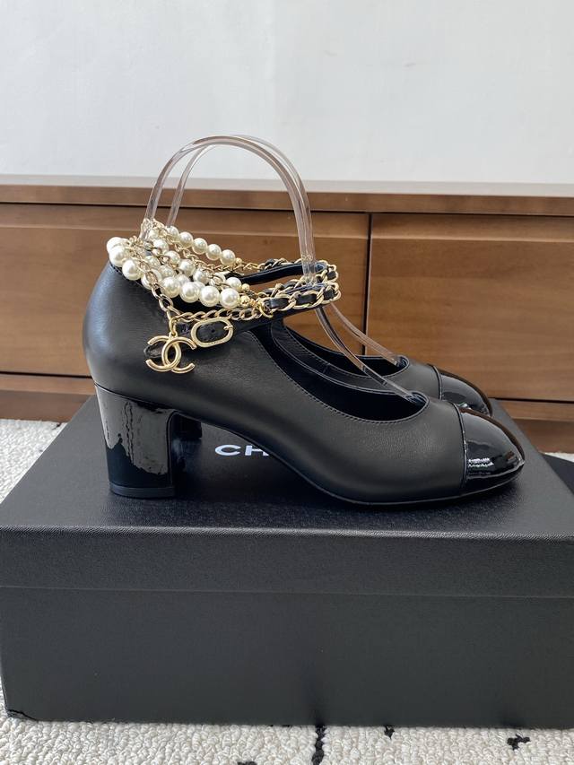 High-heeled Chanel 2025 new autumn and winter style, mid-heel Mary Jane leather