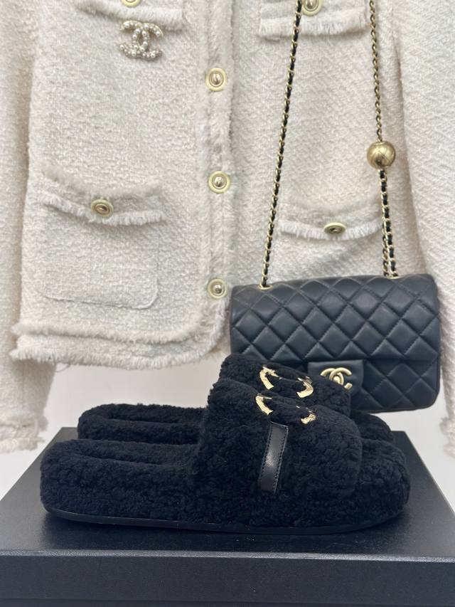 Factory Price: Chane* | Chanel's classic metallic double C plush slippers. Thes