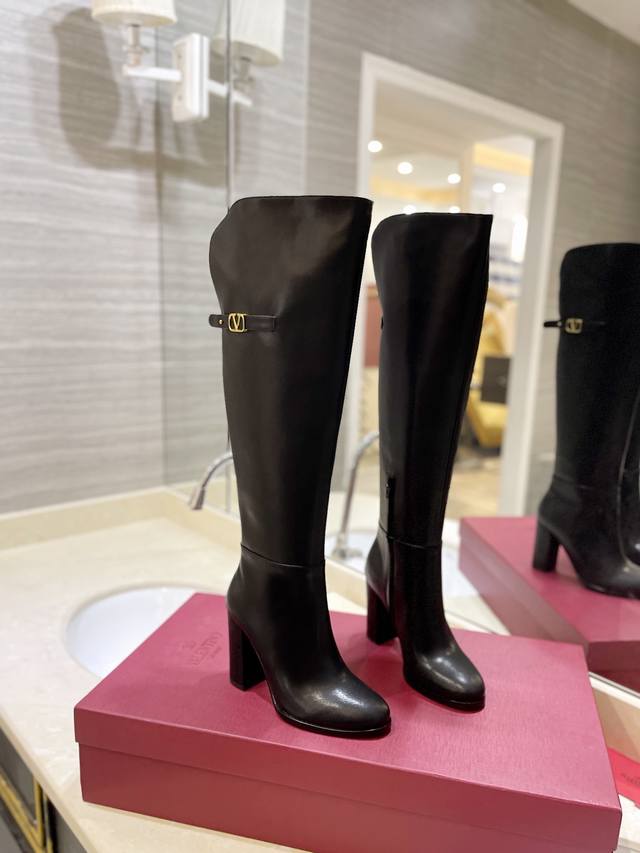 Valentino over-the-knee boots, new design - Vintage brass distressed effect Vlog