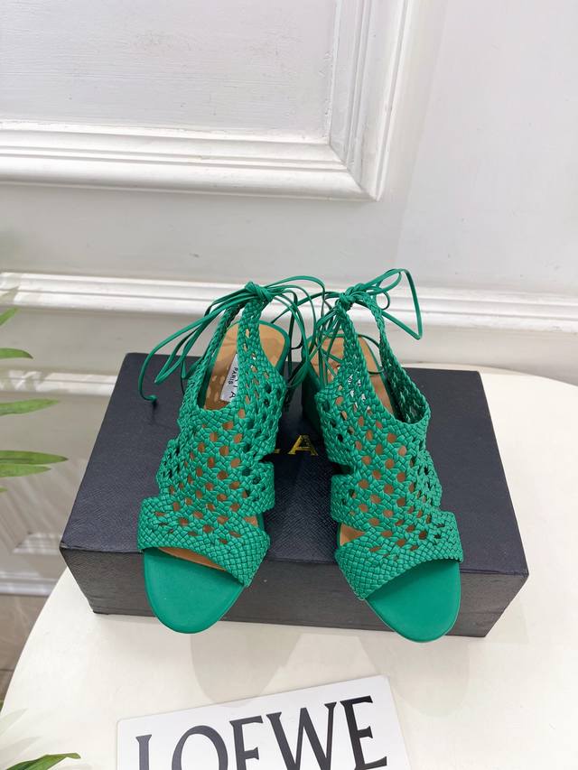 Alaa Alaa 25Ss new spring and summer arrival, Alaa hollow woven wedge sandals DD