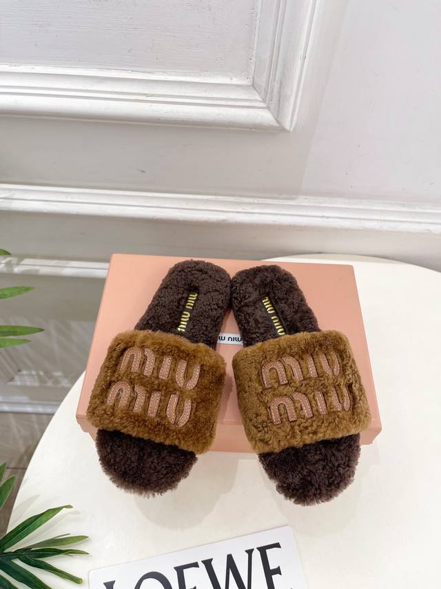 Miu Miu 25 2025 Fall/Winter New Arrivals: The latest runway style, classic lette