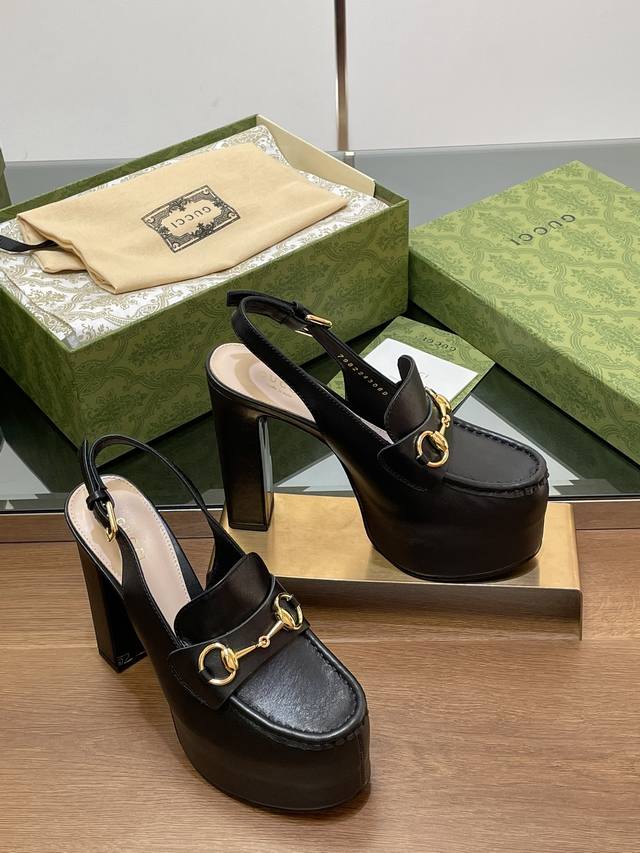 Gucci's new autumn products include waterproof platform saddle buckle horsebit t