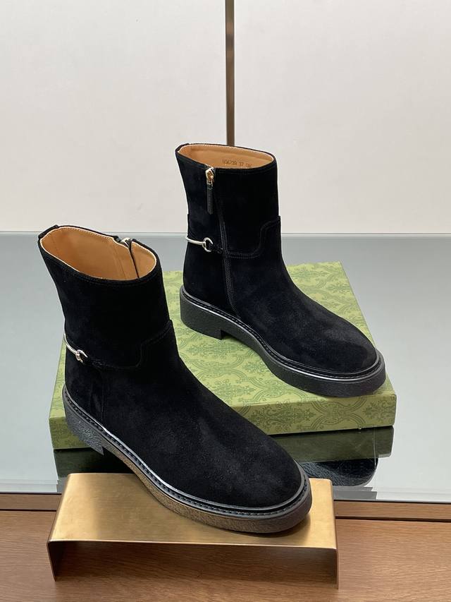 Normal delivery and after-sales service. Gucci Autumn/Winter Slender Horsebit Eq