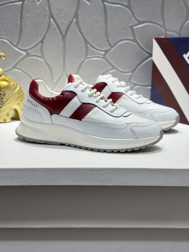 Real price Bally fashionable men's shoes are on the market now. A must-have ite