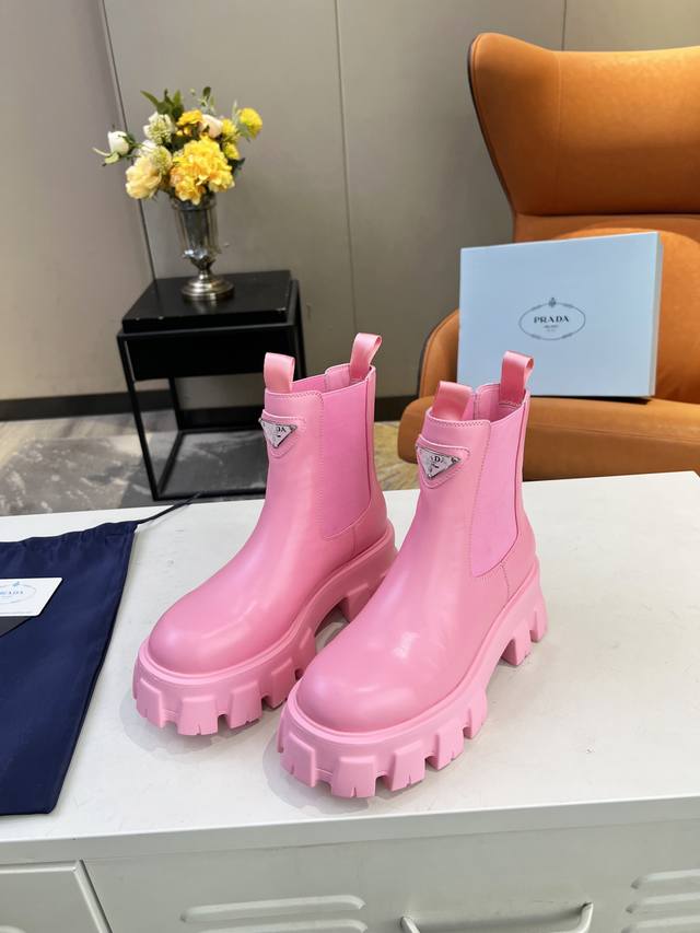 Top-tier SSS has launched a new Prada ankle boot collection. These Prada early