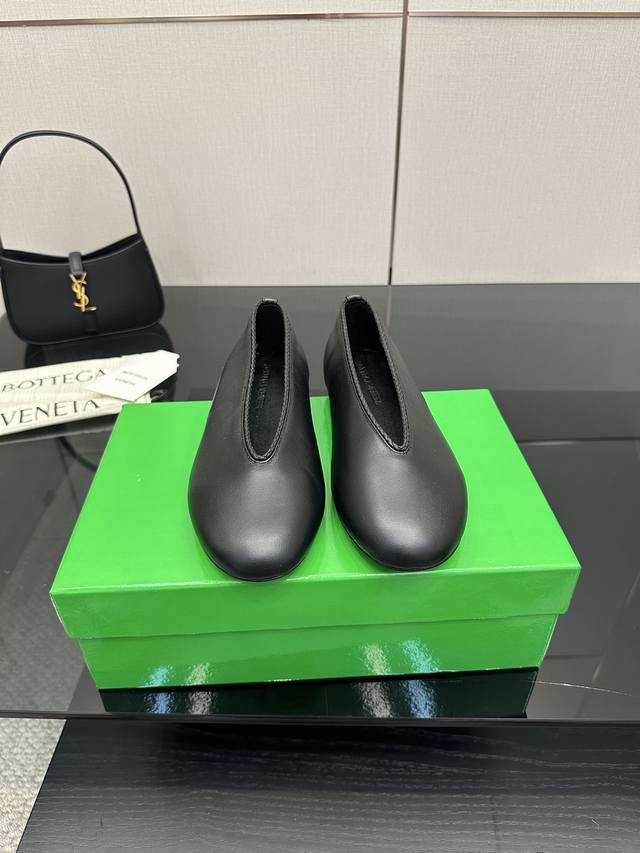 Bottega Veneta ballet shoes Lambskin round leather lace inlaid shoe collar singl