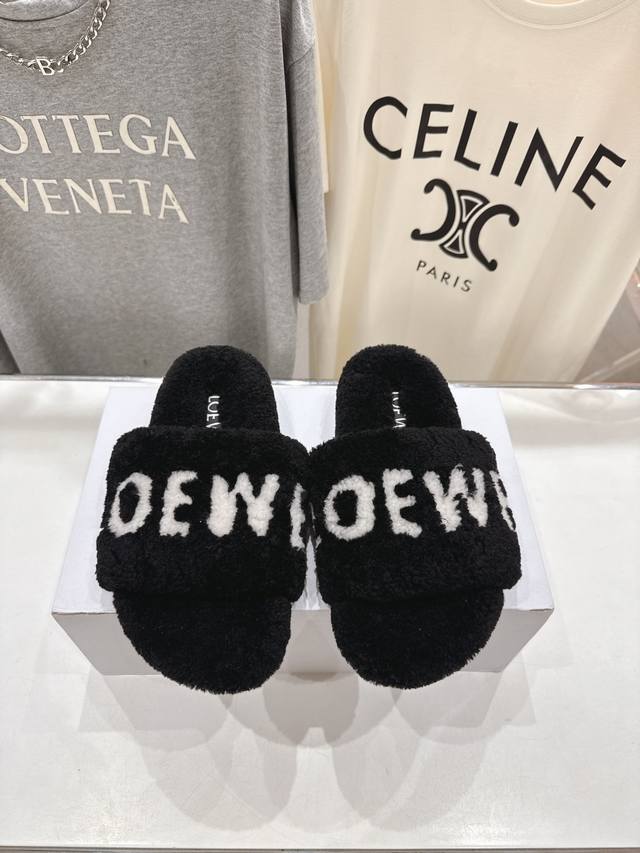 High version factory Loewe 25Ss autumn and winter catwalk new star style flat h