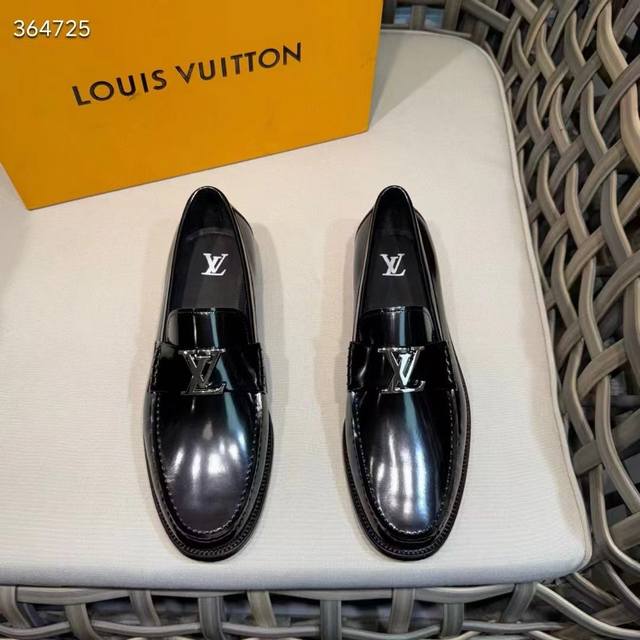 Louis Major Classic Series Leather Shoes | Made from rippled cowhide | Water-dye