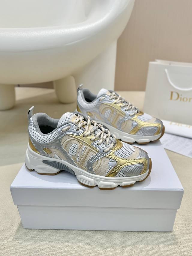 Factory P direct wholesale: Top version Dior Dior Spring and Summer catwalk new