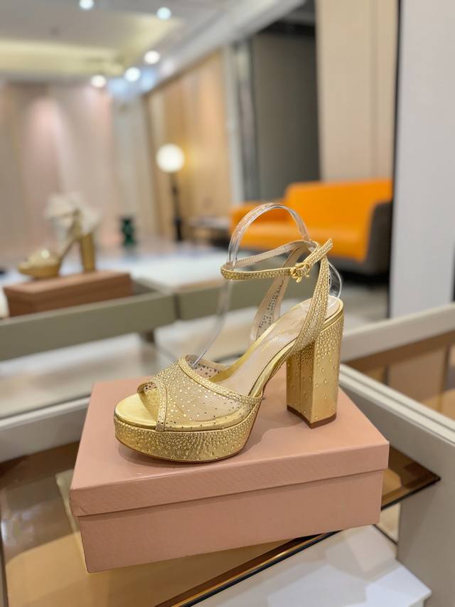 Price: Gianvito Rossi 2025 Sandals. Original design, top-tier quality . These h