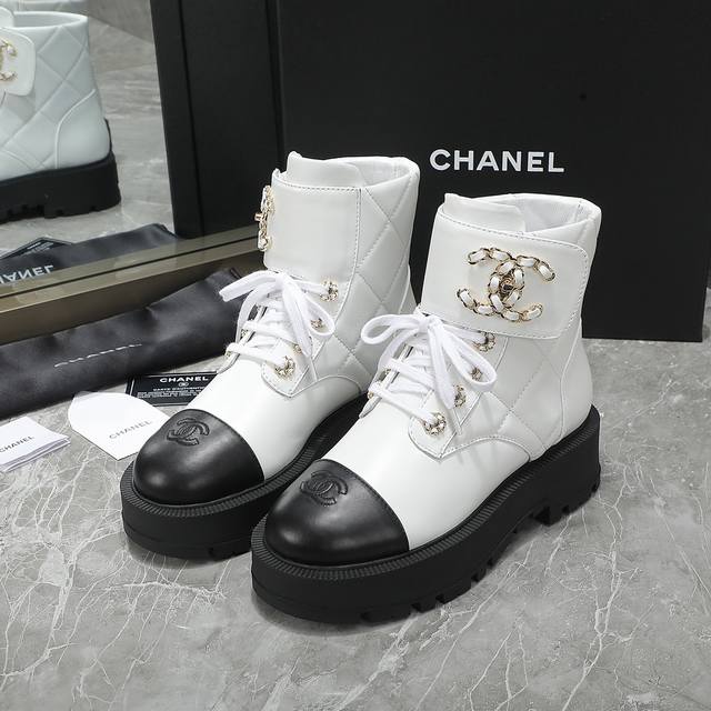 A Chanel's Fall/Winter Haute Couture ankle boots! This season's must-have motorc