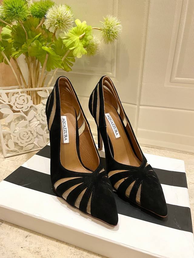 Aquazzura Pineapple Women's Hollow Heeled Shoes These shoes are crafted from gen