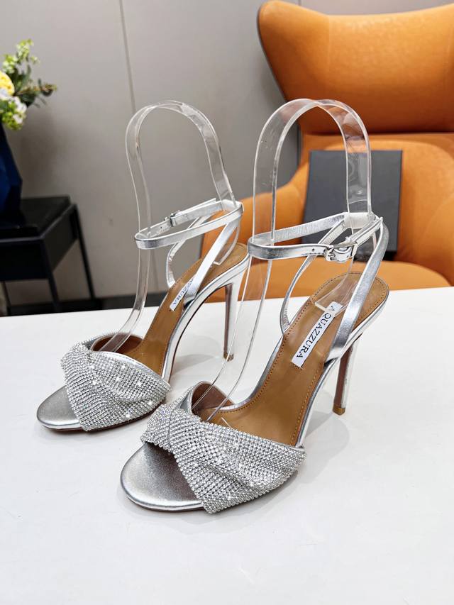 Aquazzura Pineapple | 222 Aquazzuea high heels in silk, fashionable and trendy.