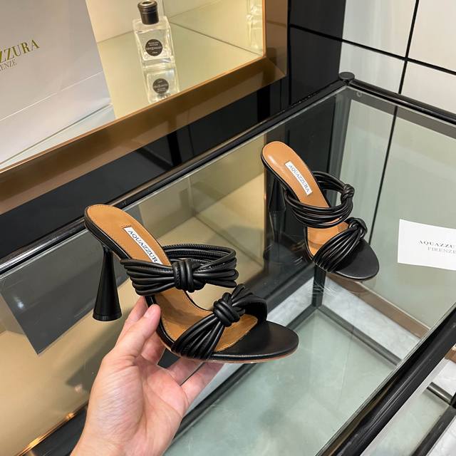 Aquazzura's new top-tier slippers, DDD. Purchasing quality. DDD. These thin-stra