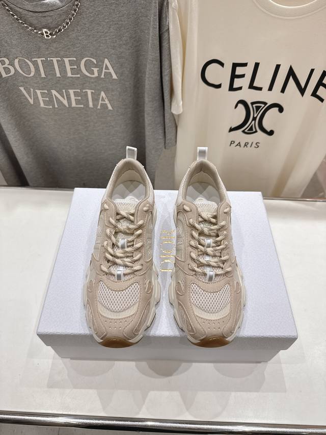 High-end factory release Dior* Dior's new casual sneakers from the Fall 2025 run