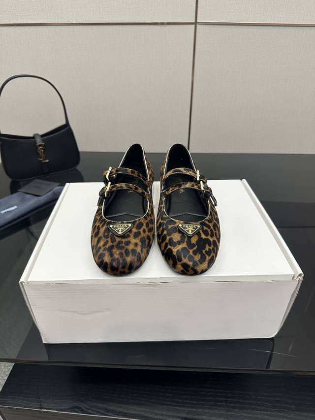 Leather pony hair leopard print 280 Prada 25 popular Mary Jane shoes. Bloggers a