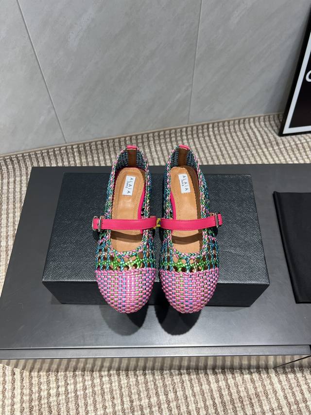 Factory: Exclusive top version Niche Alaia 2025Vs latest hit single shoe series