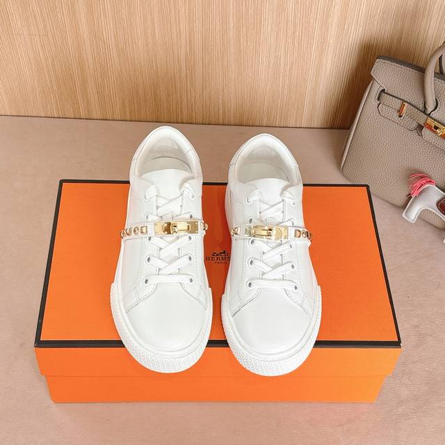 Women's and Men's 70's Hermes Day sneaker series is stylish and versatile, supe