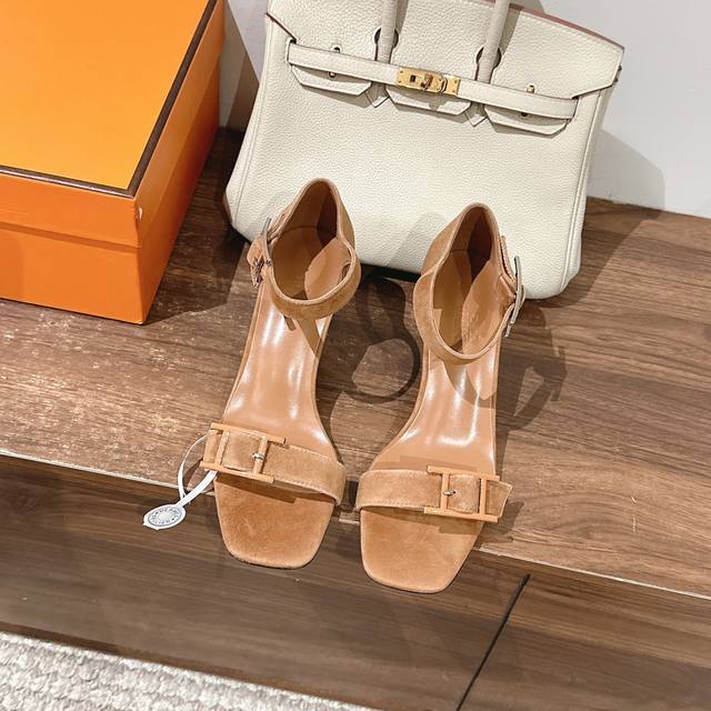 7Cm Pictured: New color scheme, factory price P. Hermes Judy 105 high-heeled san