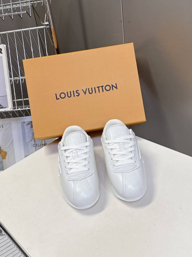 Men's Wear 10 Louis Vuitton Pharrell Donald Trump co-branded catwalk thick-soled
