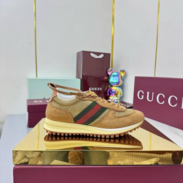 Female 35-90 When classic craftsmanship meets lazy fashion, this pair of Gucci w