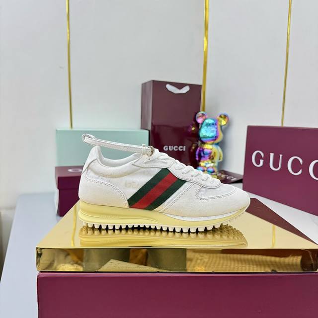 Female 35-90 When classic craftsmanship meets lazy fashion, this pair of Gucci w