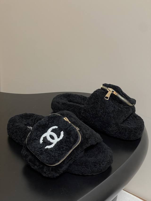 2025 Fall/Winter New Chanel Double C Wallet Wool Slippers with Velcro Fastening,