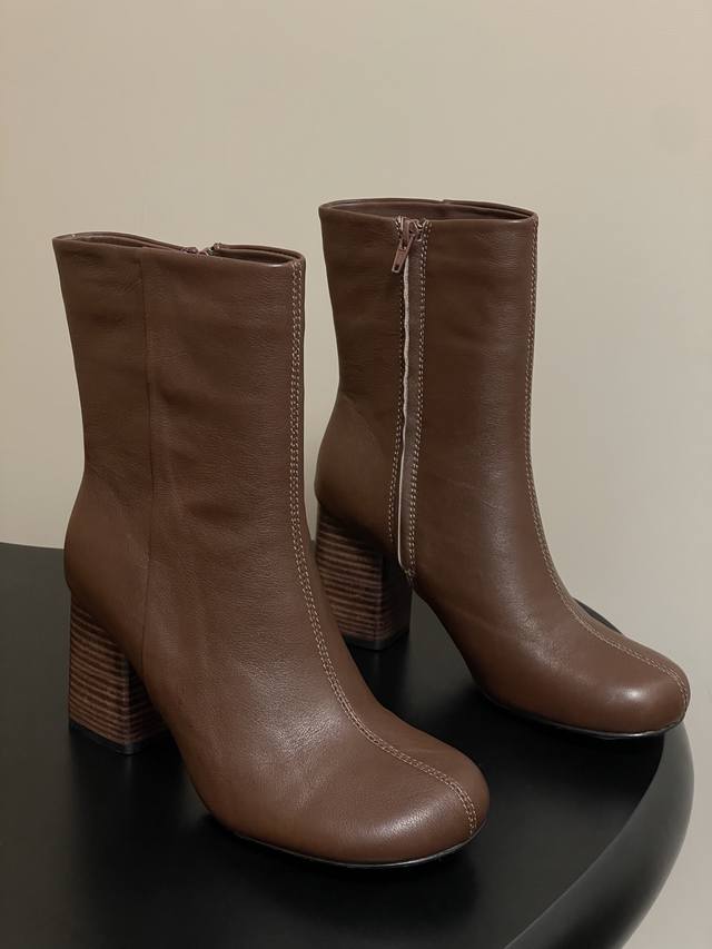 Lemaire 2025 Early Fall New Style Chunky Heel Round Toe Simple High-End Ankle Bo