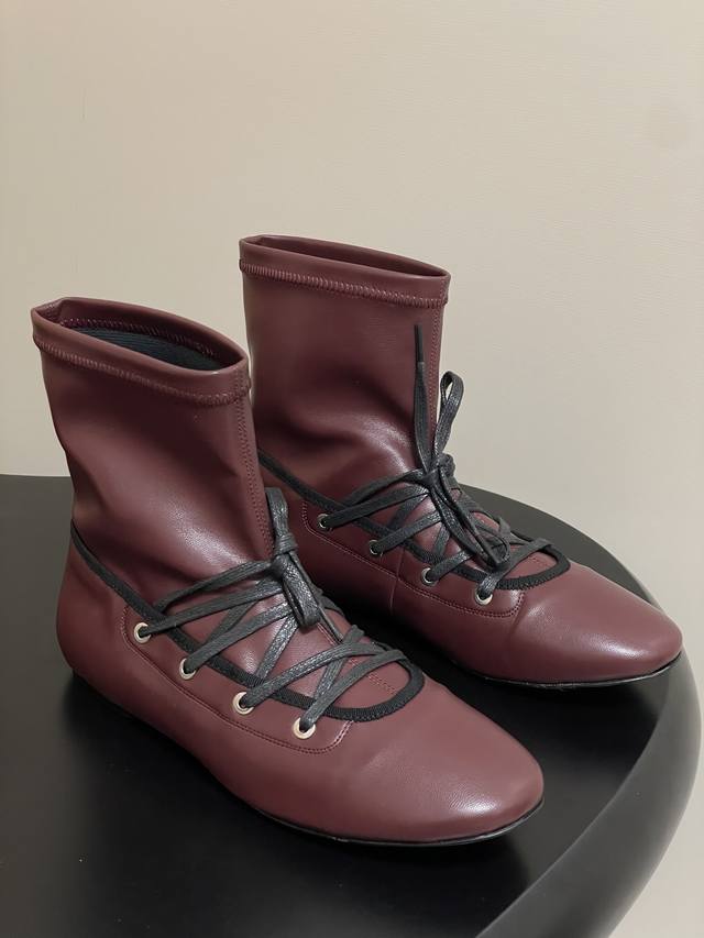 Niche brand Paloma Wool's 2025 early autumn new retro lace-up stretch ankle boot