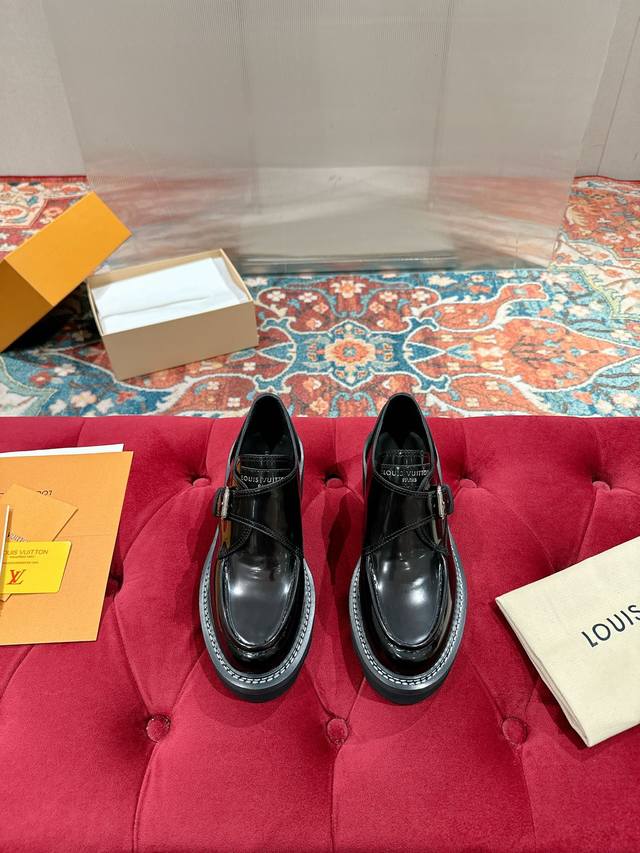 Lv Louis Vuitton L's autumn and winter catwalk style Mary Jane slip-on lazy thic