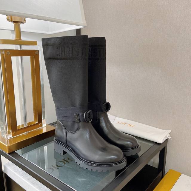 D-Major Dior Mid-Calf Boots These D-Major boots are elegant and full of characte